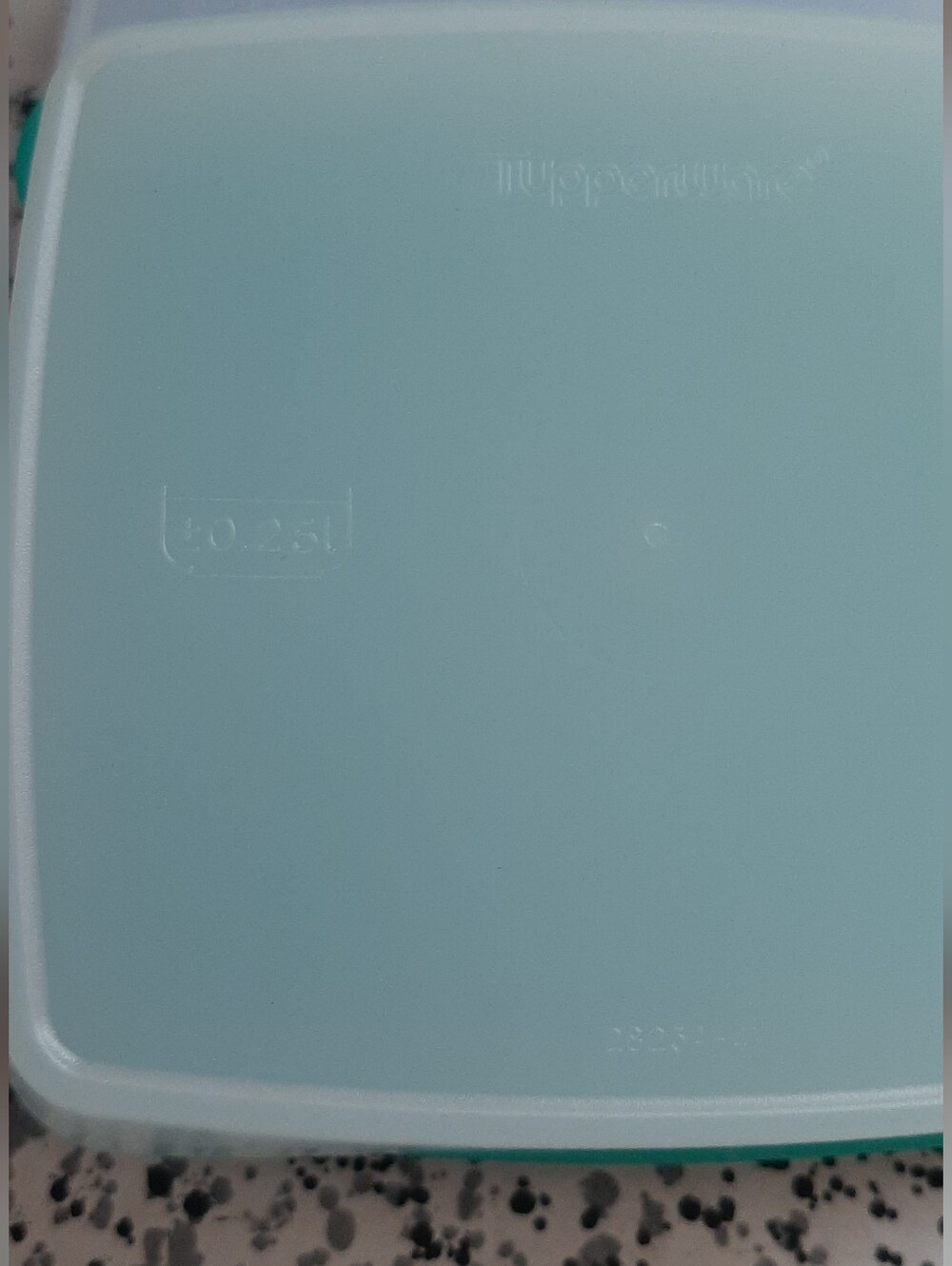 Tupperware Refrigerator Square Set/2 - Picture 8 of 9